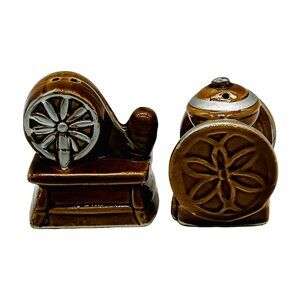 Vintage Spinning‎ Wheel Coffee Grinder Salt Pepper Shakers Enesco Japan Brown